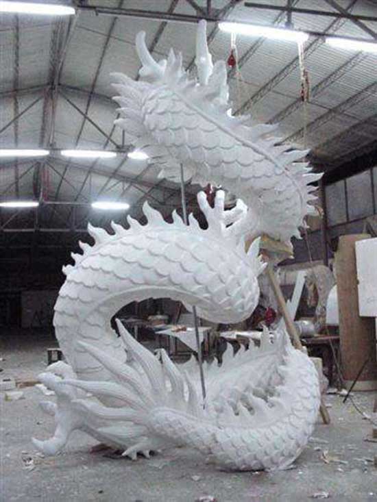 泡沫雕塑表面硬化處理聚脲噴涂